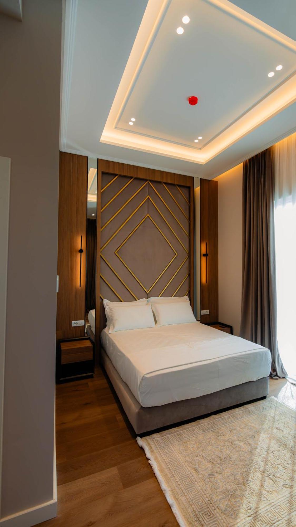 Royal Hill Hotel *