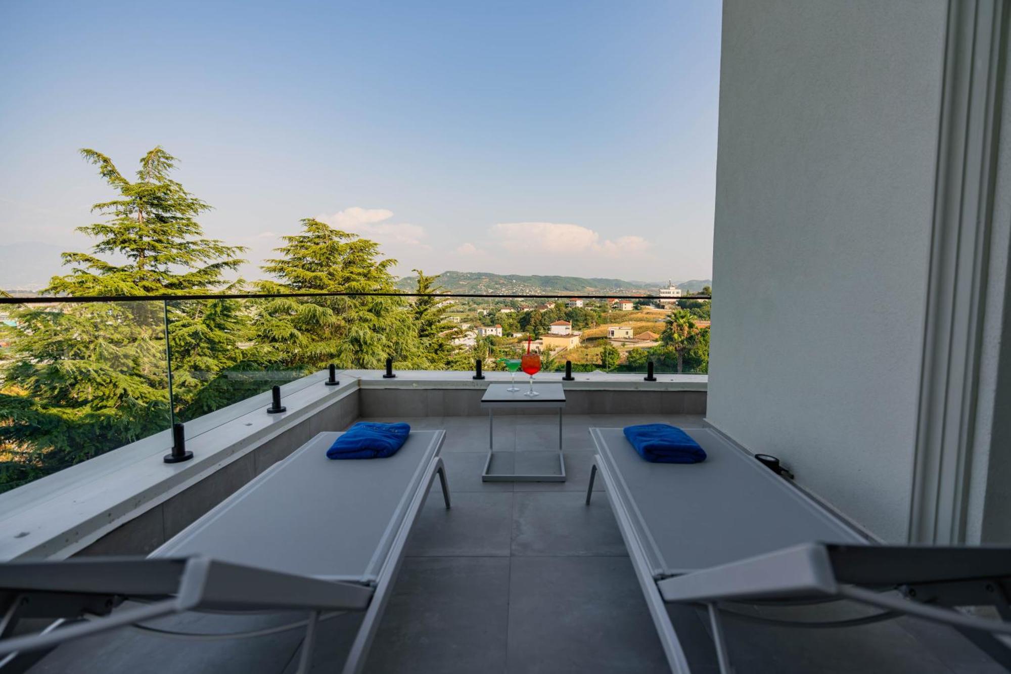 Royal Hill Hotel *